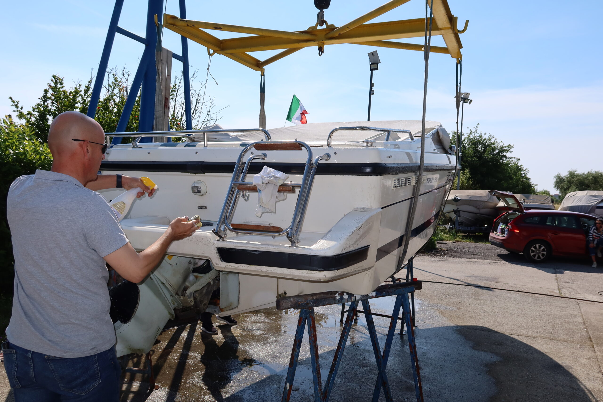 boat-cleaning